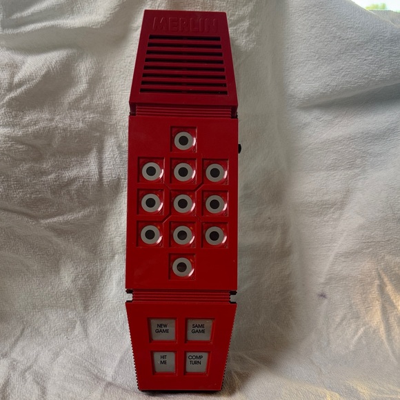 Red Merlin Handheld Console - Picture 13 of 13